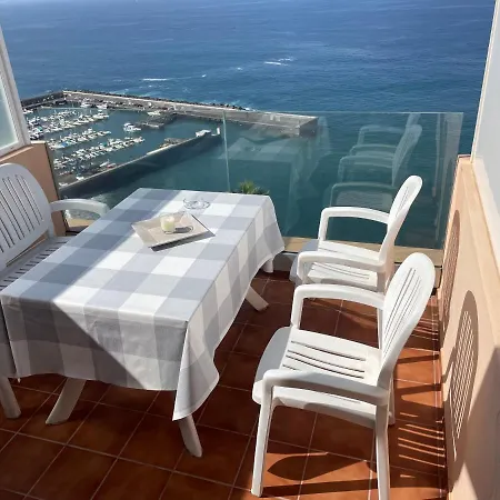 Apartment Gigantes In Front Of Sea